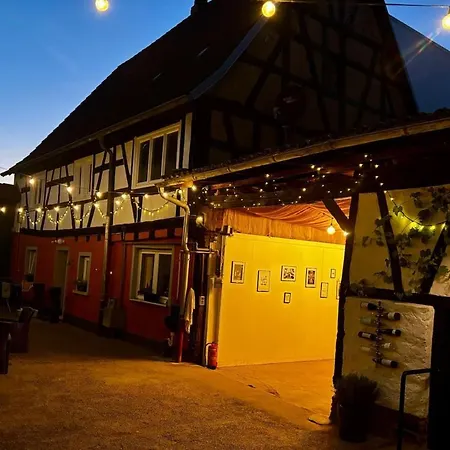 Apartment Charming In Historic Half-timbered House Grosswallstadt